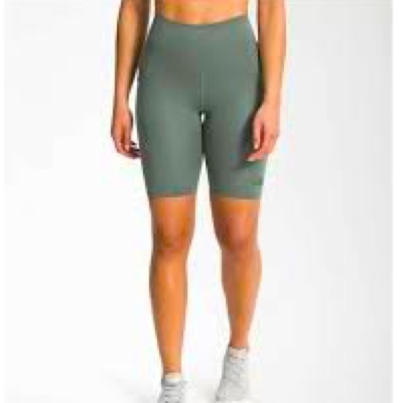 The North Face Motivation high rise fitted short with logo on left thigh Sz-S O8 - Picture 2 of 12
